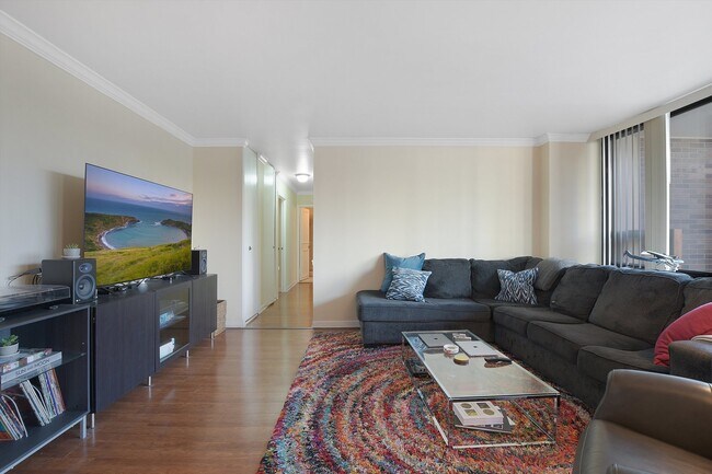 Photo - 1555 N Sandburg Ter Unit 201