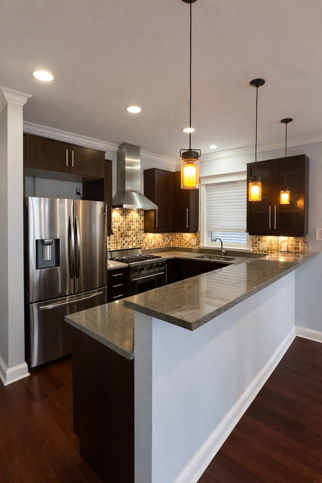 Photo - 1041 W Grace St