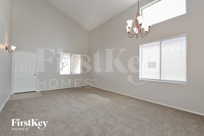 Photo - 10616 S Lucius Dr