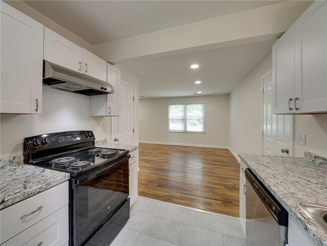 Photo - 182 Sunset Ct