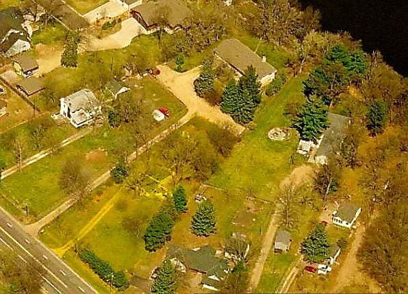 Photo - Roommate wanted to share charming cottage nestled in the woods!