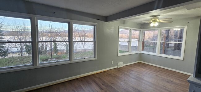 Photo - 1817 E Hillcrest Ave