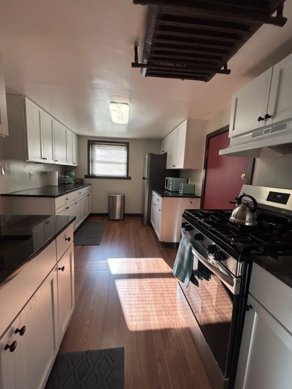 Building Photo - 3701 N Racine Ave