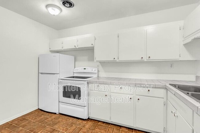 Photo - 420 Lighthouse Ave Unit B