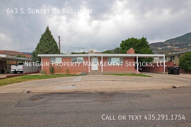 Building Photo - 643 S Sunset Dr