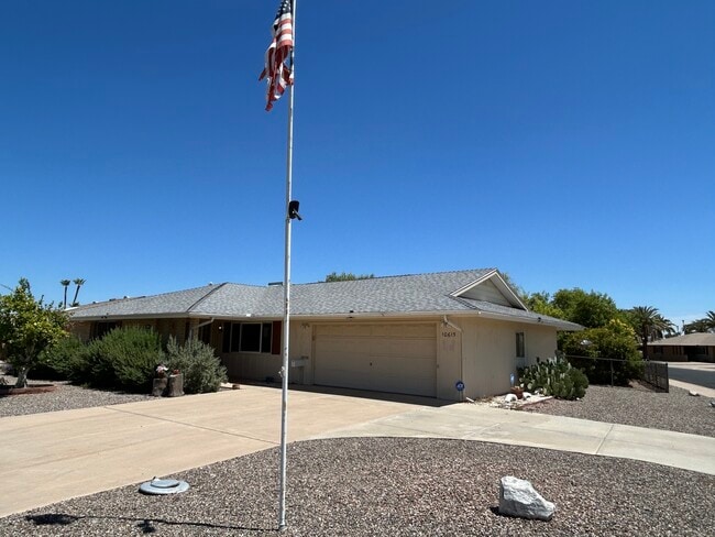 Building Photo - 10615 W Cheryl Dr Rental