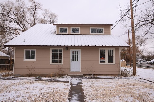 Photo - 635 Elm Ave Unidad 3