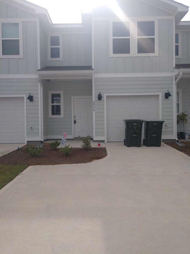 Beautiful New Townhome in Admiral's Quarters - Beautiful New Townhome in Admiral's Quarters