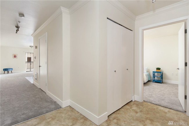 Photo - 1001 N State St Unidad 107