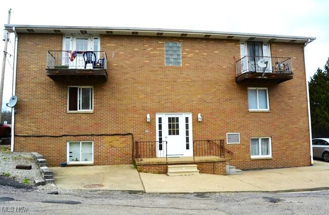Building Photo - 28 Pioneer Dr Unit 5 Rental