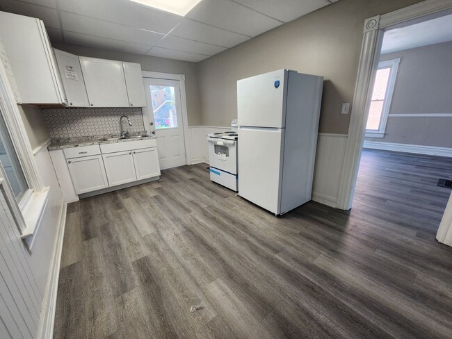 Photo - 550 E Queen St