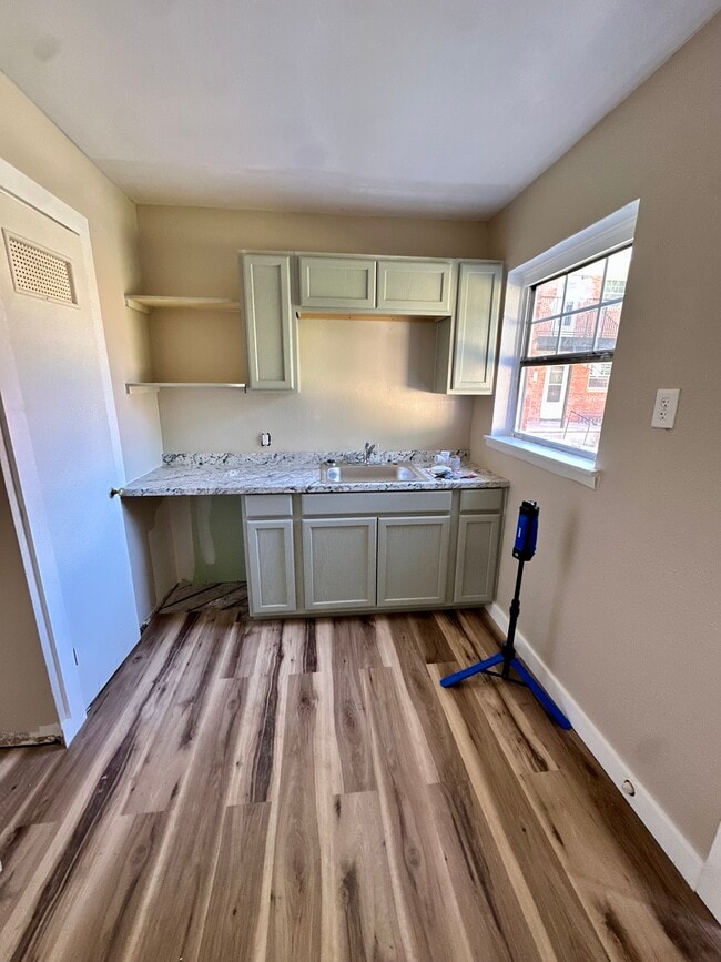 Building Photo - 212 S Fillmore St Unit Condo