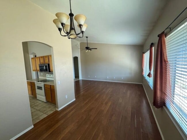 Photo - 671 E Kent Ave