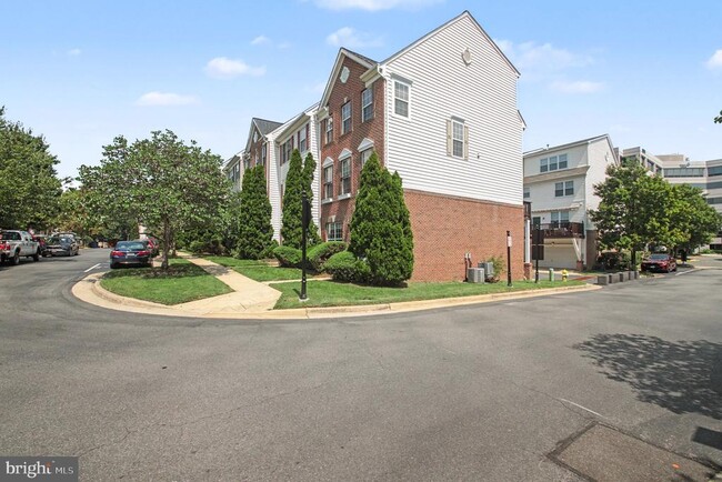 100 Meadows Ln