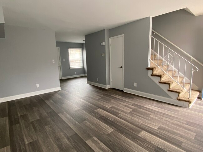 Living Room - Remodeled - Park Creek Apartments