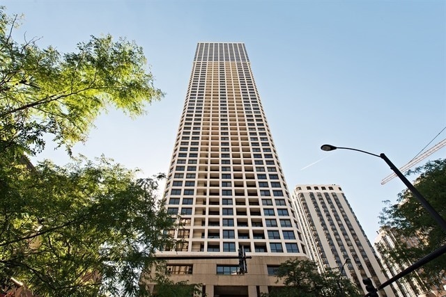 Building Photo - 1030 N State St Unit 14H