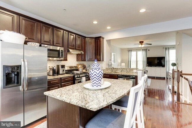 Photo - 7359 Matchbox Alley