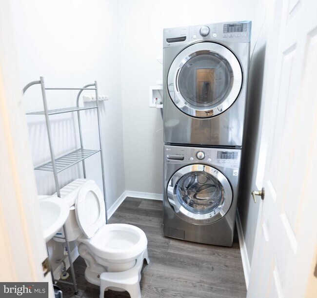 Photo - 1745 N 60th St