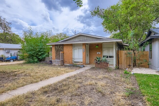 Photo - 1423 Westmoor Dr