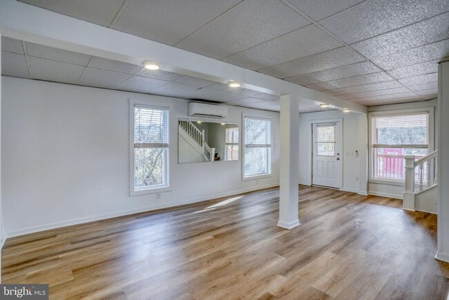 Photo - 35617 Airport Rd