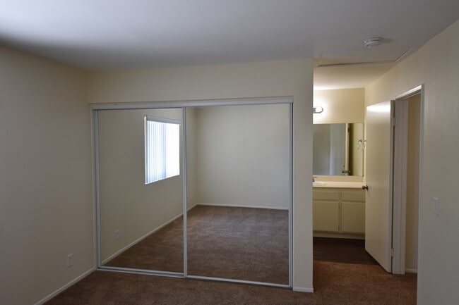 Photo - Mountain Vista Apartments