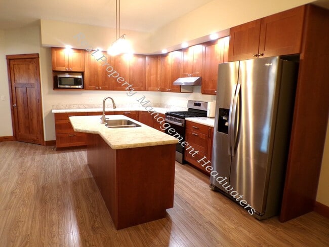 Photo - 428 I St
