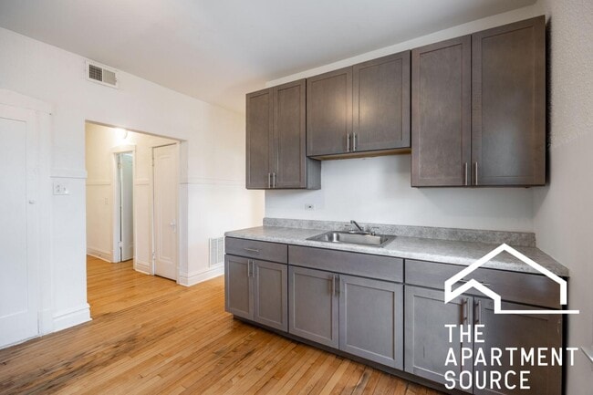 Photo - 4652 W Palmer St Unit 1