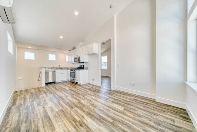 Photo - D53 Unit Carriage House