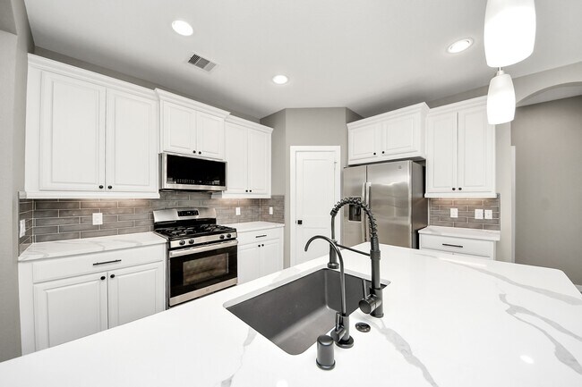 Photo - 16011 Monument Hill Crossing