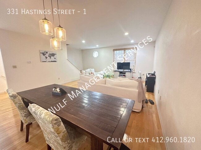 Photo - 331 Hastings St