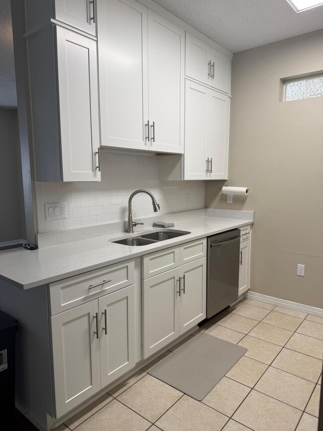 Photo - 1501 Partin Dr N Unit 112