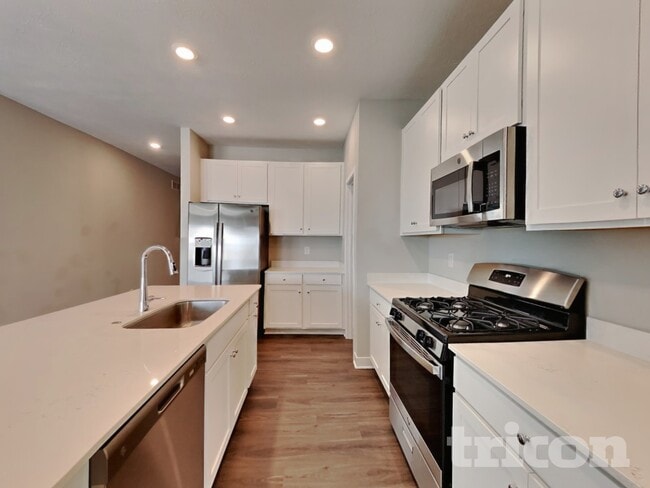 Photo - 224 Bluestem Ln