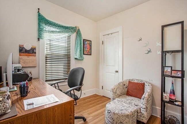 Photo - 45 E 21st St