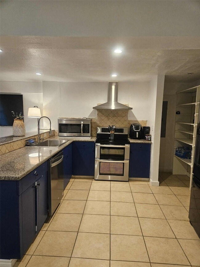 Photo - 812 Marlin St