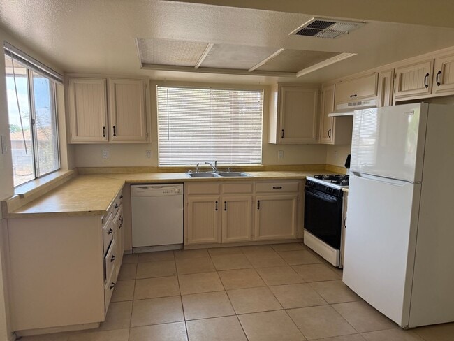 Photo - Great location. 4 Br, 1 3/4 Ba, 2 living areas, spacious yard.
