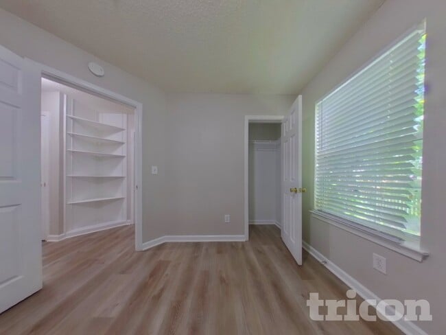 Photo - 3547 Lehigh Way