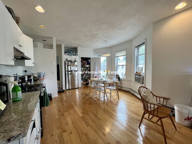 Photo - 58 Mansfield St Unit 3