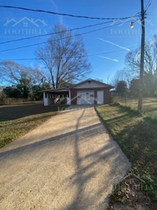 Photo - 1010 Belhaven Rd