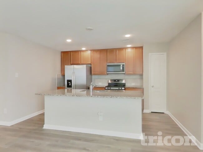 Photo - 20660 Dunrobin Dr