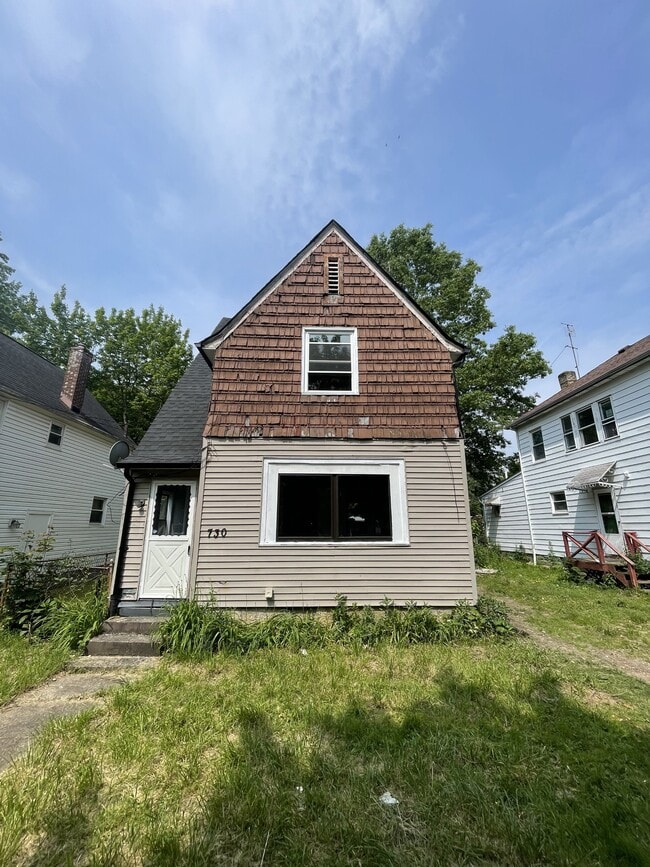 Building Photo - 730 Noble Ave