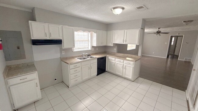 Photo - 6319 Merimac Dr