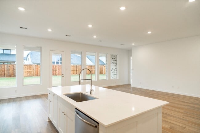 Photo - 31026 Sun Vly Dr