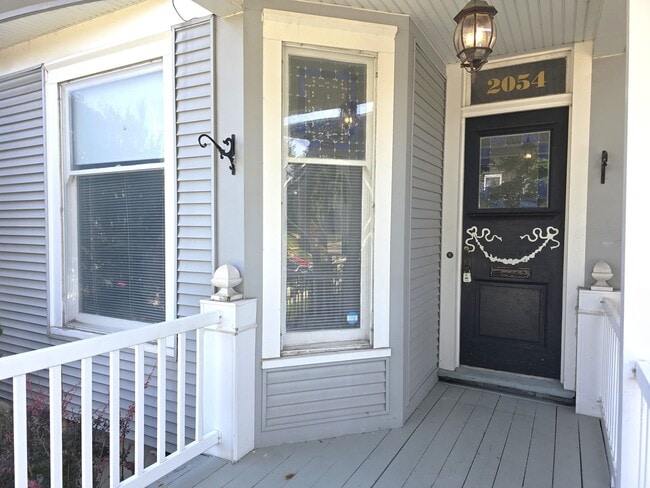 Photo - 2054 N Cambridge Ave