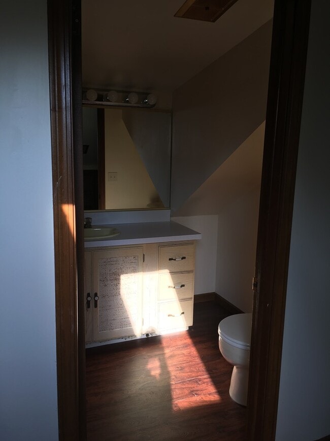 Photo - 926 Tibbetts Wick Rd