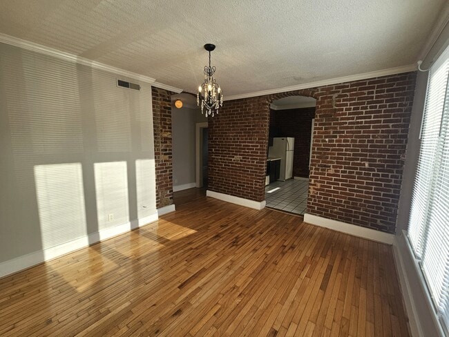 Photo - 607 Lindsay St