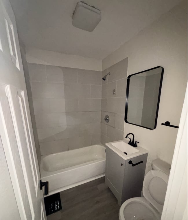 Photo - 3014 E 69th St