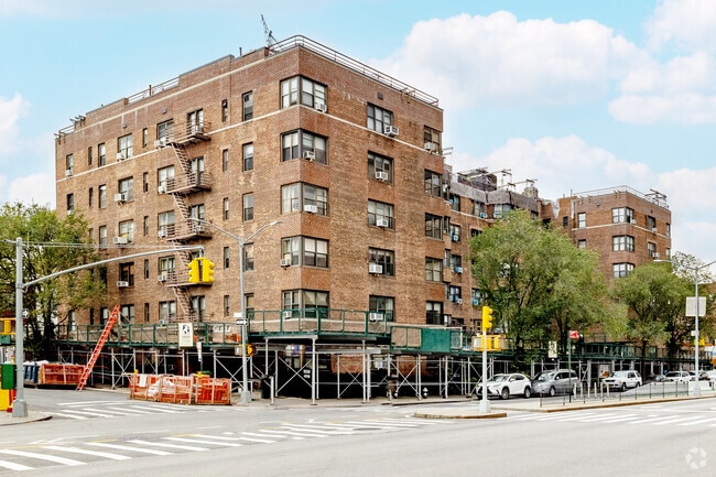 The Virginia - 98120 Queens Blvd Apartments