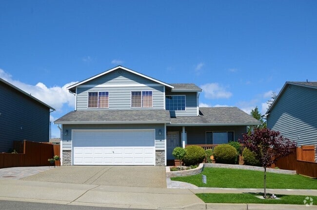 Building Photo - 3 bdrm, 2.5 Bath, 2 car Garage, Gas heat, ... Rental