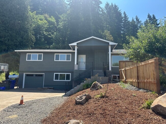 Photo - Beautifully Refreshed Home on Several Acre...