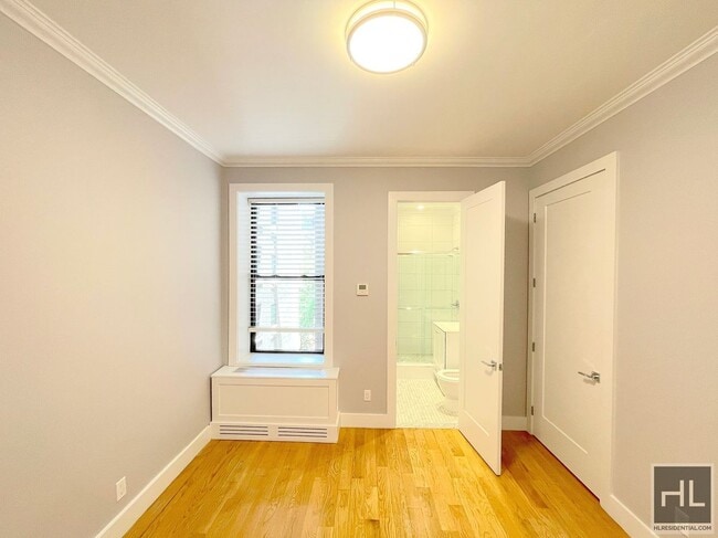Photo - 1 bedroom 1 bathroom with laundry in unit. Unit 4F